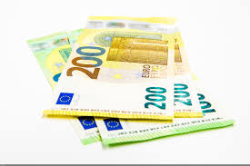 Ja es gibt wahrscheinlich noch viele scheine die im umlauf sind. Neue 100 Euro Und 200 Euro Banknoten Ab Dem 28 Mai Im Umlauf Deutsche Bundesbank