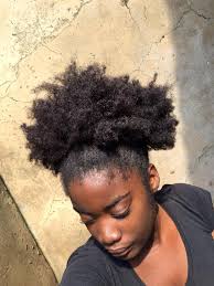 Recherchez parmi des coiffure afro photos et des images libres de droits sur istock. Rdc Porter Ses Cheveux Naturels C Est Etre Une Artiste Une Dingue Ou Une Droguee Jeune Afrique