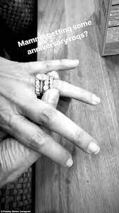 Cindy Crawford Shows Off Diamonds To Son Amid 20th Wedding Anniversary 20 Wedding Anniversary Cindy Crawford Wedding Anniversary Celebration
