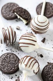 Close Up Image Of Oreo Cake Pops On A White Background In 2020 Oreo Cake Pops Oreo Cake Pops Recipe Tasty Chocolate Cake
