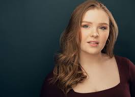 Heather Poland's Instagram, Twitter & Facebook