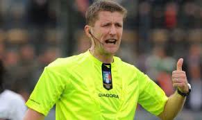 Diese seite liefert eine übersicht über alle einsätze des schiedsrichters daniele orsato in der saison 20/21 inklusive der gezeigten karten und der gegebenen elfmeter. Juventus Napoli L Arbitro Sara Orsato