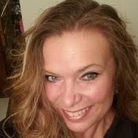 Clarissa Connell's Instagram, Twitter & Facebook