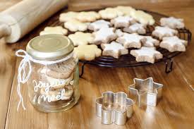 Que ce soit pour votre chéri, un cousin, un frère, un ami, un collègue de travail ou votre papa, il est souvent difficile de trouver « le » cadeau idéal. Biscuits De Noel Vegetaliens L Odeur Du Cafe