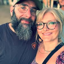 What are the closest beaches to Panama City Beach where kids can safely  swim?