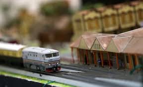 كريتاڤي تانه ملايو برحد) merupakan pengendali kereta api utama di semenanjung malaysia. Berhabis Wang Demi Kereta Api Miniatur