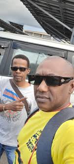 Ti terrain devant bloc H chaudron en 1973. Nou té tape ballon avec joupir  bedani gobelin cerveau fruteau defondemiere. Meilleurs souvenirs ♥️