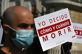 La eutanasia es la práctica que consiste en provocar la muerte de un paciente por razones médicas, sobretodo cuando una enfermedad es incurable y se acompaña de dolor o dolores insoportables. Constitucional De Colombia Amplia La Eutanasia A Enfermedades No Terminales Noticias Agencia Peruana De Noticias Andina