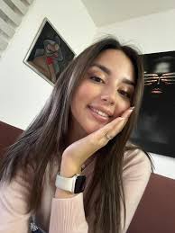 Bas si lepa i slatka cura...