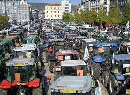 Itinéraire conseillé par michelin, itinéraire le plus court, le plus rapide ou le plus économique. Des Milliers D Eleveurs Manifestent A Clermont Ferrand Et Lyon Pour Defendre Leur Metier