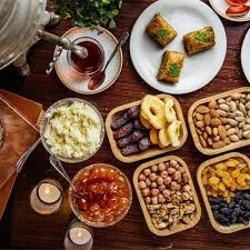 ✨️𝑸𝒖𝒆𝒍 𝑵𝒅𝒐𝒈𝒐𝒖 𝒑𝒐𝒖𝒓 𝒗𝒐𝒕𝒓𝒆 𝒓𝒖𝒑𝒕𝒖𝒓𝒆 𝒅𝒖 𝒋𝒆𝒖̂𝒏𝒆  𝒅𝒖 #Ramadan ?🍛 ⭐️Le Ndogou est un mot 𝐰𝐨𝐥𝐨𝐟 désignant le repas de  la rupture du jeûne, Iftar en arabe. Dattes, Pâtisseries, Sandwich, Fataya  ou