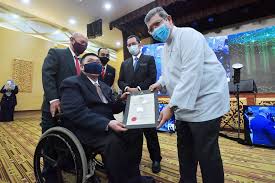 Majlis anugerah dekan(ad) & anugerah naib canselor(anc) 2015 fkmp. Photo Gallery Category Anugerah Perkhidmatan Cemerlang Apc Tahun 2020 Di Kompleks Kkmm Pada 2 April 2021 Image Anugerah Perkhidmatan Cemerlang Apc Tahun 2020 Di Kompleks Kkmm Pada 2 April 2021