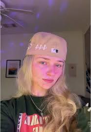 How Old Is Avery Neff