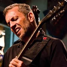 Rangel center at city college is committed to helping ensure that those who serve the public mirror the rich tapestry of cultures, faiths, and the center approaches that mission, which has been fundamental to the honorable charles b. Luto Na Musica Morre O Guitarrista Dino Rangel A Tribuna Rj