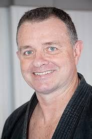 Amazon.com: Stand Tall: A Journey from Boy to Man to Master: 9780648435006:  Dickinson, Andy: Books