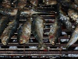 Researchers have found that eating baked or broiled fish once a week can significantly lower your risk of alzheimer's. The Best Types Of Fish To Eat And Their Health Benefits Bbq Grills For Sale Healthy Fish Ocean Food