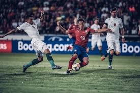 تعني كلمة شيك في اللغة الألمانية الأناقة، لذلك اعتمد نادي باير ليفركوزن على إظهار باتريك شيك لاعب الفريق الجديد في أفضل صورة أثناء تقديمه. Ø¨Ø§ØªØ±ÙŠÙƒ Ø´ÙŠÙƒ Ø´Ø¨ÙƒØ© Ø£Ø·Ù„Ø³ Ø³Ø¨ÙˆØ±Øª