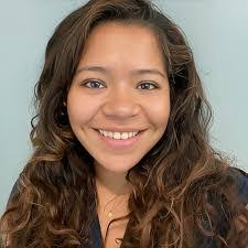 Carol Rios's Instagram, Twitter & Facebook