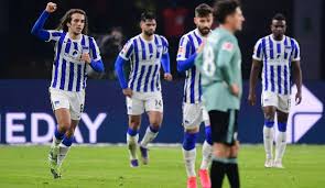Gegen berlin waren die königsblauen die bessere mannschaft und gewannen verdient. Hertha Bsc Fc Schalke 04 3 0 Schalke Kann Nur Noch Ein Ziel Haben