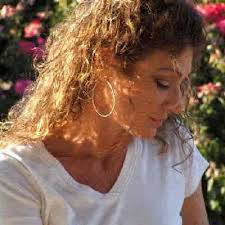 Juli Janis (@jeezjuli)