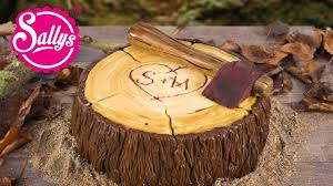 Motivtorte baumstamm rezept das grosse promibacken. Motivtorte Baumstamm Holzfaller Axt Torte Fondanttorte Sallys Welt Youtube