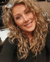 Here is the Tres Luxe I used to get my hair super curled yesterday! I got  the Curly Style & Refresh Set!  https://discovertreluxe.com/?tw_source=google&tw_adid=678641765208&tw_campaign=20718452390&gad_source=1&gclid=CjwKCAjwtdi_BhACEiwA97y8BOaDfSb4  ...