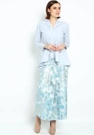 Amboi, merah menyala nora danish di pagi hari raya aidilfitri. Owl By Nora Danish Lana By Owloveraya Modern Baju Kebaya From Owlbynd In Blue Baju Kurung Kebaya Owl