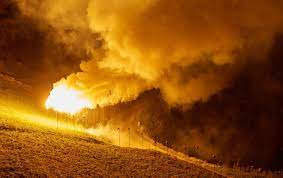 وتُعرف إفران التي صممت بناياتها وفق الطراز الأوروبي، بـسويسرا المغرب، حيث يعلو منازلها القرميد الأحمر وتحيط بها حدائق يكسوها البياض خلال أيام الشتاء وتخضر في فصل الربيع. ØºØ·Ù‰ Ø¬Ø¨Ø§Ù„ Ø§Ù„Ø£Ù„Ø¨ Ø³ÙˆÙŠØ³Ø±Ø§ ØªØ­ØªÙÙ„ Ø¨Ù€ Ø§Ù„ÙƒÙ‡Ø±Ù…Ø§Ù† ÙÙŠ Ø¹ÙŠØ¯Ù‡Ø§ Ø§Ù„ÙˆØ·Ù†ÙŠ Arab Europe