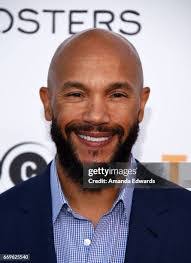 Stephen Bishop's Instagram, Twitter & Facebook