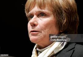 160 Elizabeth Moynihan Photos & High Res Pictures