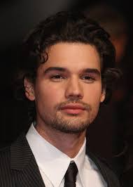 Steven Strait's Instagram, Twitter & Facebook