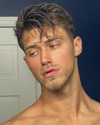 Jacob Dooley's Instagram, Twitter & Facebook