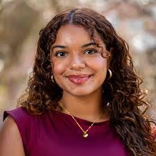 Chelsea Pratt's Instagram, Twitter & Facebook