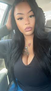 I don't mean to sound like Dr Umar 😂🤣😂🤣buttttttt My goal is to have 1k  followers by Sept 14th! I need yall ya help a sistah out plz! I need yall to