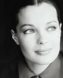 Some might say that no role she recorded suited Schwarzkopf's particular  talents more snugly than Countess Madeleine. Her ability to mould words and  music into one can be heard here to absolute