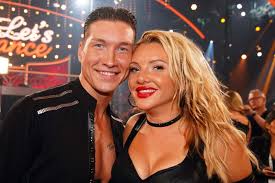 Dazu schaute sie immer wieder. Let S Dance Ein Halbfinale Ohne Evelyn Burdecki Gala De