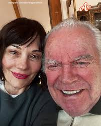 95-YEAR-OLD ROBERT WAGNER WITH HIS DAUGHTER NATASHA. 👨‍👧💕 #family  #robertwagner