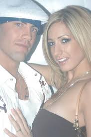 File:Derrick Pierce, Lexxi Tyler at McKenzie Lee and Lexxi Tyler birthday  party 1.jpg