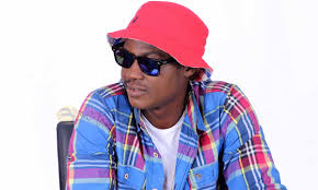 Dípò awójídé @ogbenidipo praying for sound sultan. Kemi Adetiba Is A Workaholic Sound Sultan