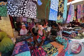 Pelajari beberapa pusat keunggulan ekonomi di indonesia dari berbagai sumber. Pamekasan Ingin Melekatkan Identitas Sebagai Kota Batik Antara News