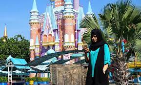 Pantai kenjeran juga kerap dijadikan sandaran kapal nelayan. 10 Gambar Waterpark Kenjeran Surabaya 2021 Harga Tiket Masuk Jam Buka Fasilitas Wisata Jejakpiknik Com