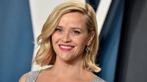 Laura jeanne reese witherspoon was born on march 22, 1976 in new orleans, louisiana to betty witherspoon, a registered nurse & john draper witherspoon, a military surgeon. Emmys 2020 Reese Witherspoon Used Inkey List 15 Serum As Makeup Primer Allure