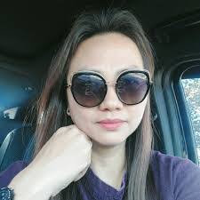 Shawna Larkin's Instagram, Twitter & Facebook