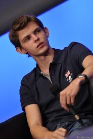 Hey I M Peter Pan I Use To Have A Friend Name Felix But He Isn T Around Anymore Im Dating Chrissy Kilgrave You Want See Robbie Kay Peter Pan Robbie Kay