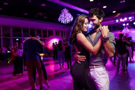 Um das tanzen zu lernen, gibt es natürlich die klassische und beliebte möglichkeit, eine tanzschule zu besuchen. Kressler Und Dfa Laden Zum Tanz Durch Den Mai Kostenlose Online Tanzkurse Fur Erwachsene Jugendliche Und Kinder Wunstorf City News