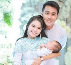 Selepas kes kontroversi bersama aktres afifah nasir, pelakon aliff aziz sekali lagi didakwa berlaku curang dengan seorang pelakon wanita baharu. Aliff Aziz Kantoi Curang Lagi Dedah Isterinya Bella Astillah Rileklah Com