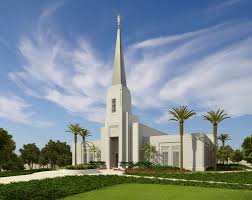 Apr 24, 2020 · es grenzt im uhrzeigersinn an ecuador, kolumbien, brasilien, bolivien und chile. Abidjan Tempel In Der Elfenbeinkuste