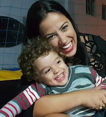 Hoje acordamos com uma surpresa linda! Tocou o interfone, acordei o Elder e  pensei… Ué, não estamos esperando ninguém! Ainda fiquei fazendo aquela  revisão na cabeça para ver se estava esquecendo de