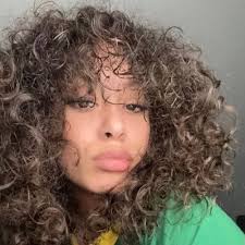 Reginae Francis (@reginae_f4)