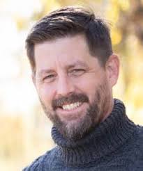 Learn about the Mentors helping entrepreneurs in our program